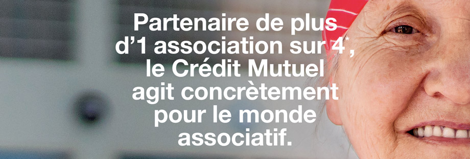 Partenaire de plus d’1 association sur 4*, le Crédit Mutuel agit concrètement pour le monde associatif - femme agée piscine