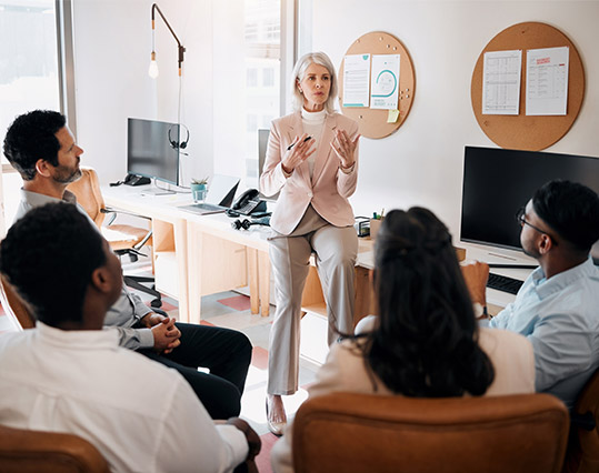réunion collègues directrice